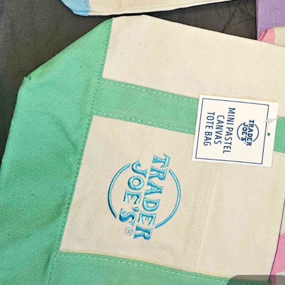 Trader Joe’s MINI canvas tote bag! Green - Picture 4 of 4